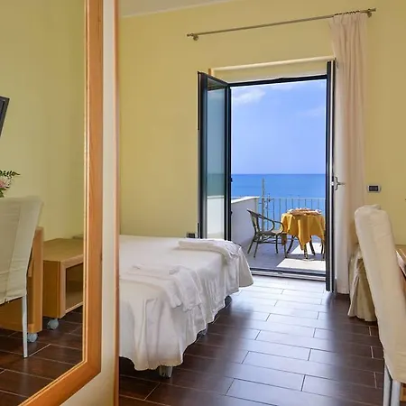 Hotel Nettuno San Menaio
